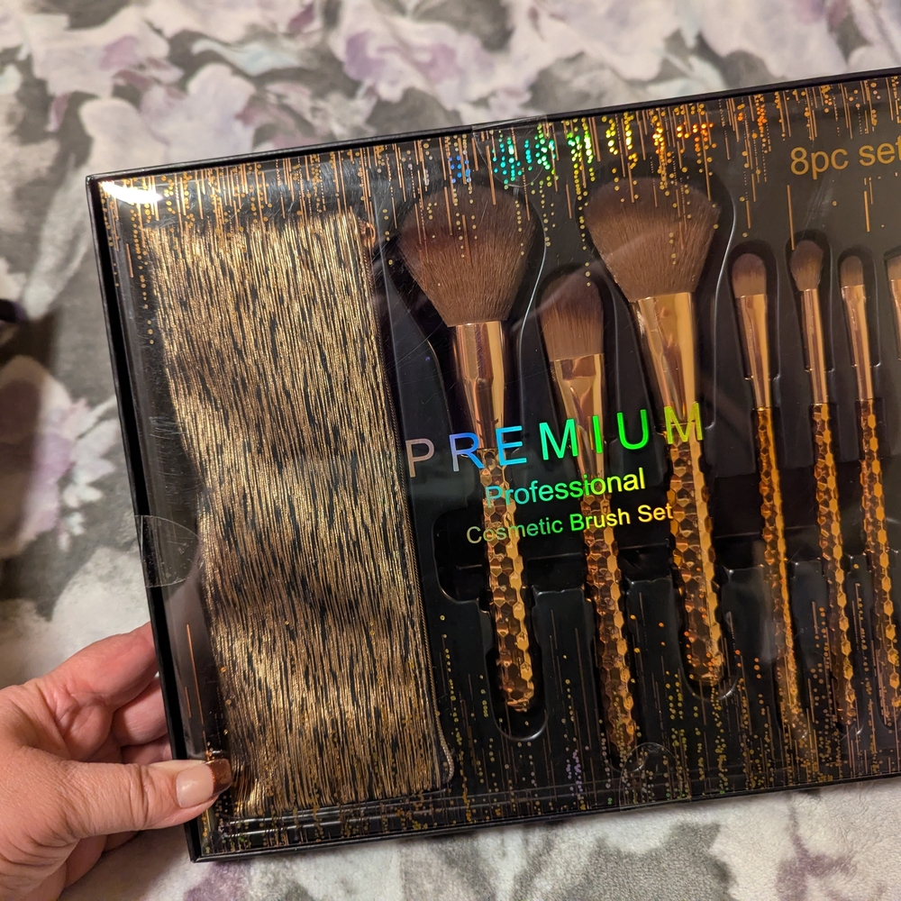 Professional Cosmetic Brush Set with Gold Handles